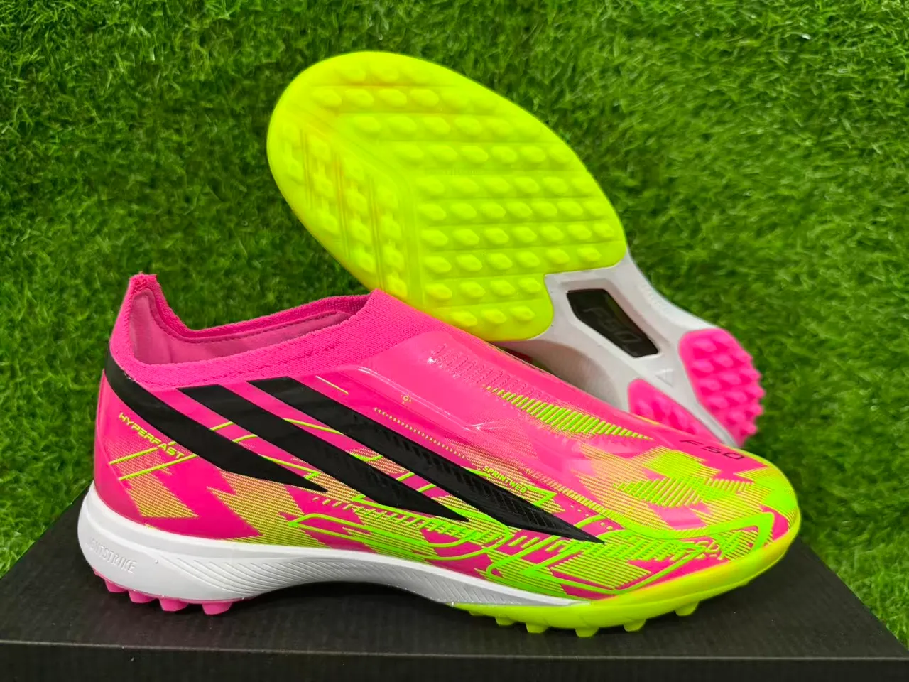 Adidas rose et vert collet à ajustement chaussette overlay de cage synthétique terrain de football chaussures 10