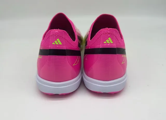 Adidas Sapatos de futebol turf rosa e amarelo com gola de meia, sola de studs moldada 3