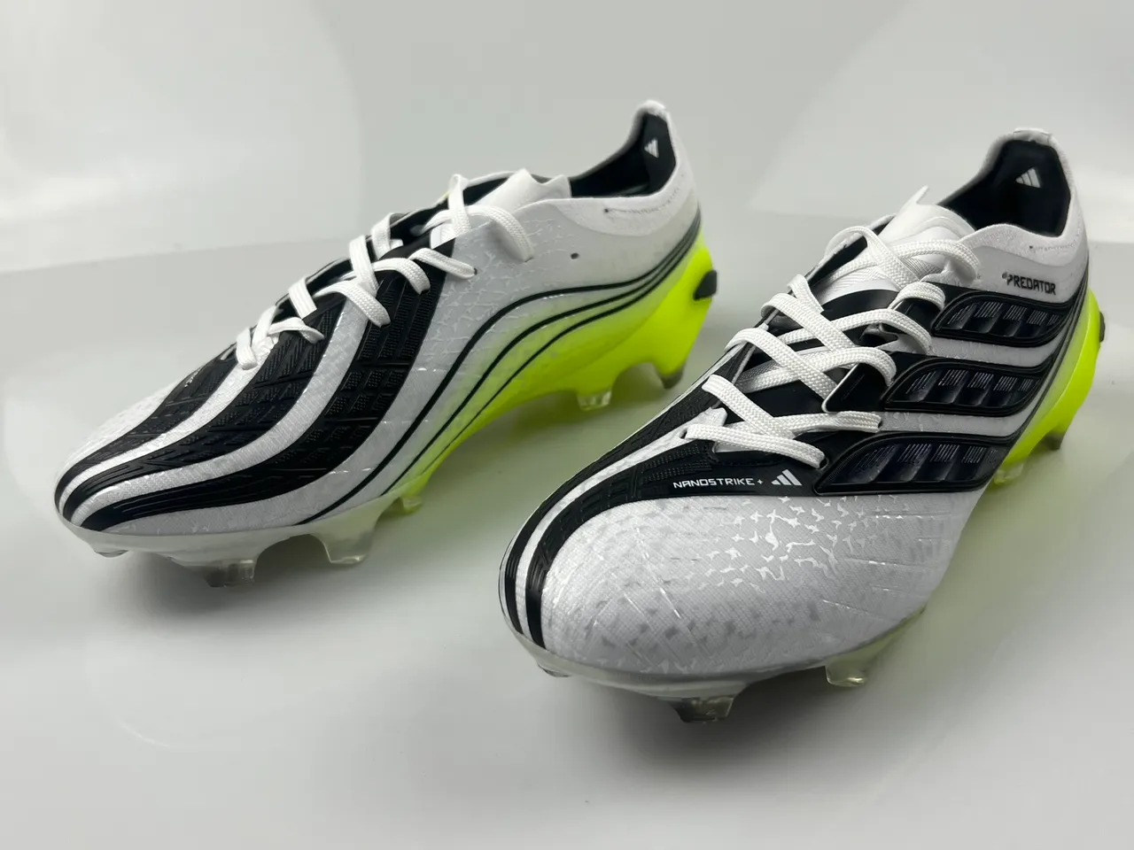 Adidas Predator NanoStrike+ Branco Preto Amarelo Neón Sapatos de Futebol para Campo Firme 2