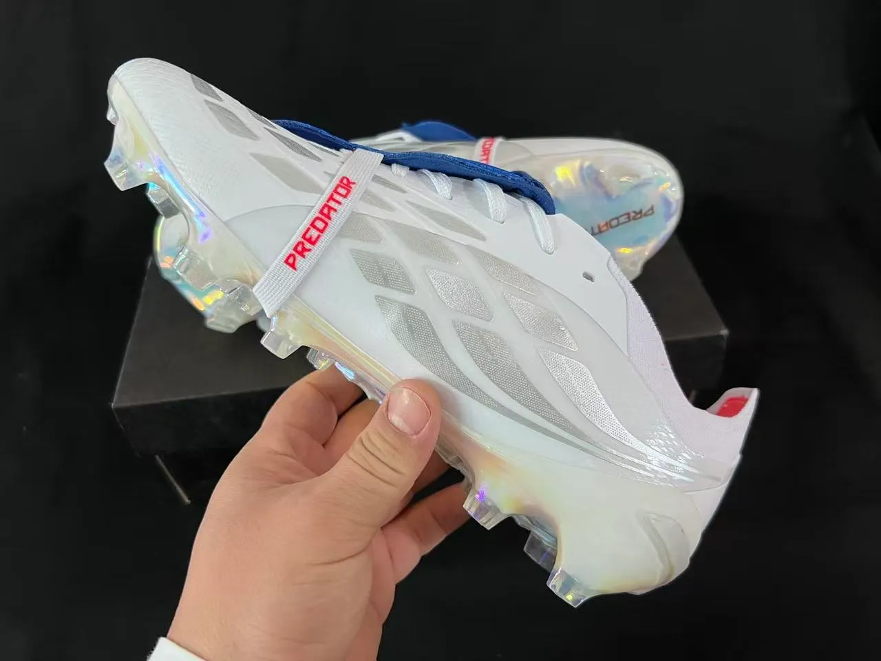 Adidas Predator Branco Azul Sem Cadarços Fechamento de Tirante Iridescente Holográfico Solado Césped Natural Sapatos de Futebol 4