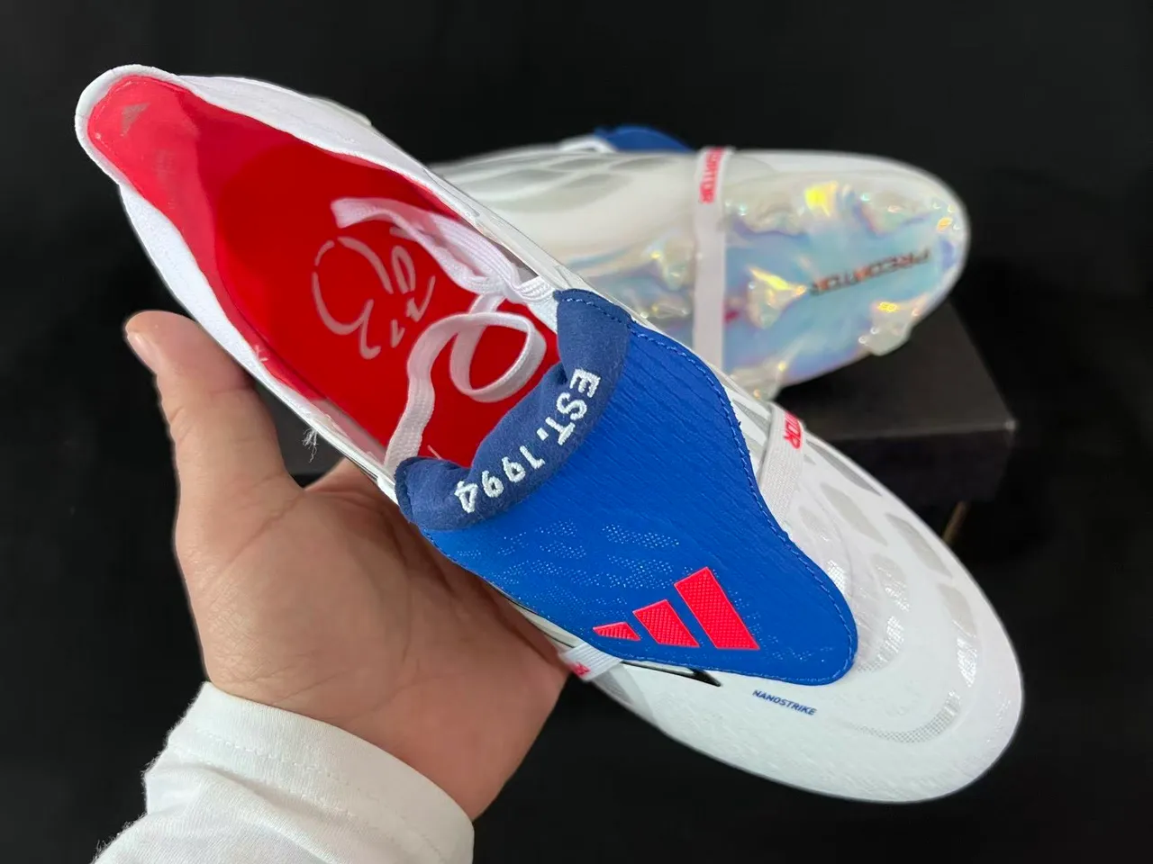 Adidas Predator Branco Azul Sem Cadarços Fechamento de Tirante Iridescente Holográfico Solado Césped Natural Sapatos de Futebol 5