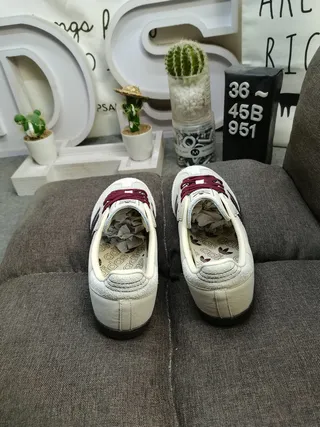 Adidas Samba Off-White e Burgundy tênis lifestyle 8