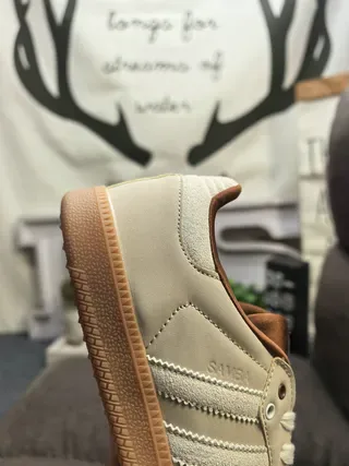 Adidas Samba OG Beige and Tan जीवनशैली स्नीकर 3
