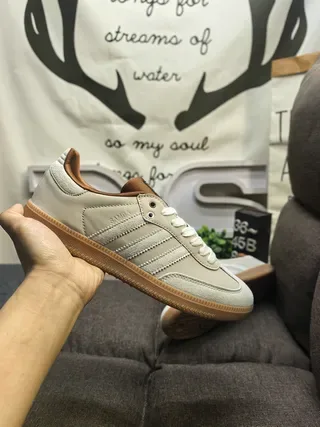 Adidas Samba OG Beige and Tan जीवनशैली स्नीकर 5