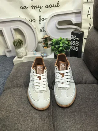 Adidas Samba OG Beige and Tan जीवनशैली स्नीकर 10