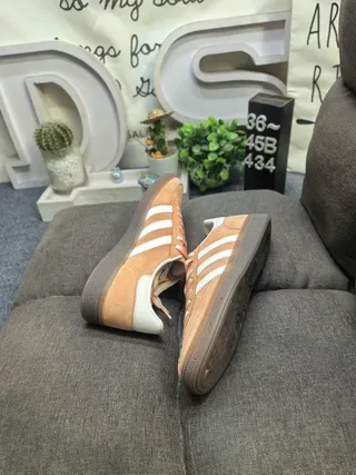 Adidas Samba OG Tan y Off-White zapatillas lifestyle 6