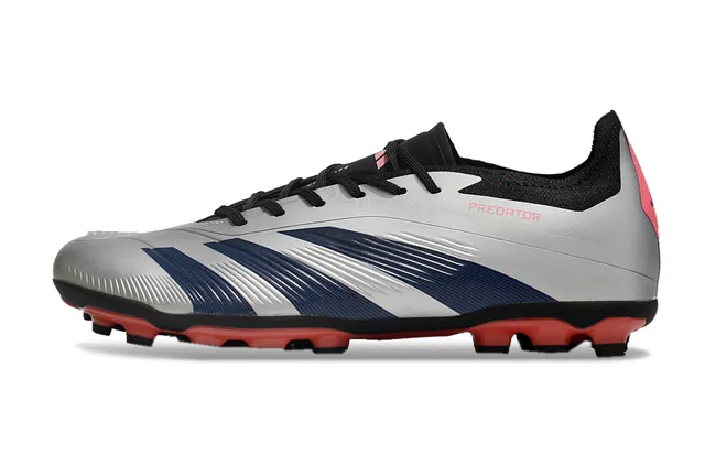Adidas Chaussures de football Silver Navy Metallic upper synthétique avec détails de rayures pour terrain ferme 7
