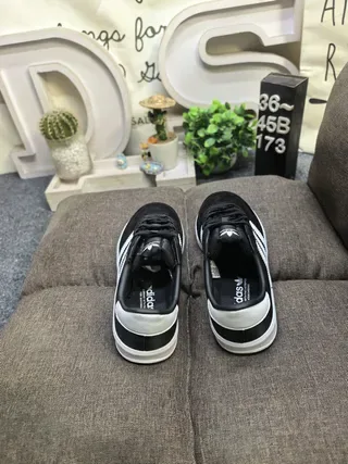 Adidas Spezial Beige Black Gum 生活方式运动鞋 18