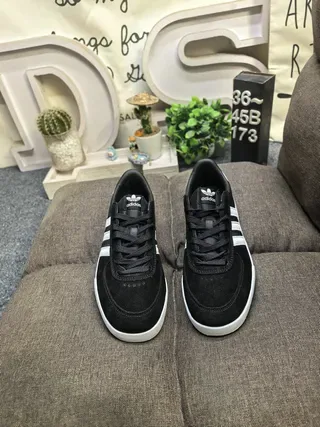 Adidas Spezial Beige Black Gum 生活方式运动鞋 20