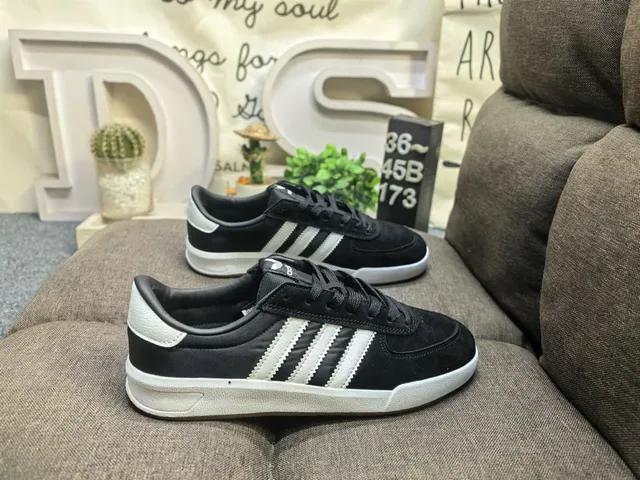 Adidas Spezial Beige Black Gum 生活方式运动鞋 21