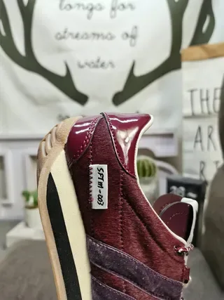 Adidas Spezial Zapatillas Lifestyle con Rayas de Terciopelo en Maroon y Purple 3