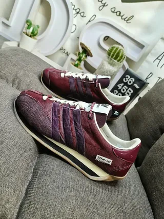 Adidas Spezial Zapatillas Lifestyle con Rayas de Terciopelo en Maroon y Purple 7