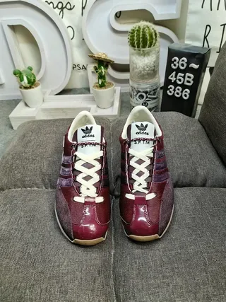 Adidas Spezial Zapatillas Lifestyle con Rayas de Terciopelo en Maroon y Purple 10