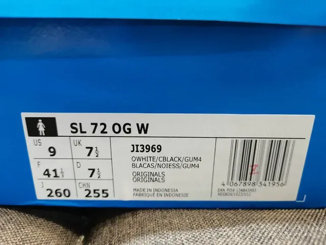 Adidas Spezial Off-White 和黑色生活方式运动鞋 2