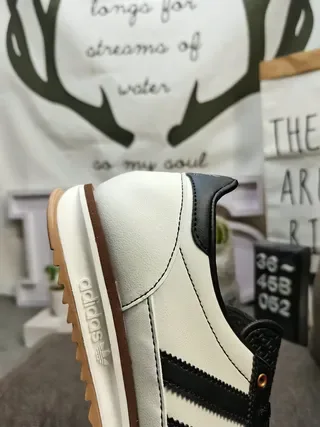 Adidas Spezial Off-White 和黑色生活方式运动鞋 3