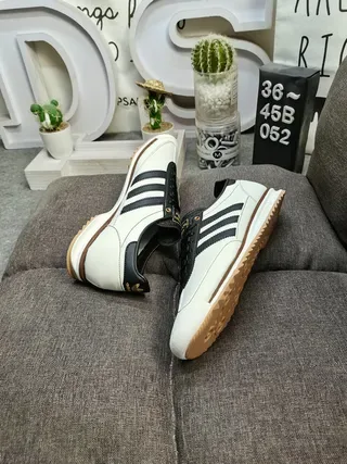 Adidas Spezial Off-White 和黑色生活方式运动鞋 6