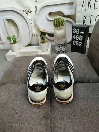 Adidas Spezial Off-White 和黑色生活方式运动鞋 8