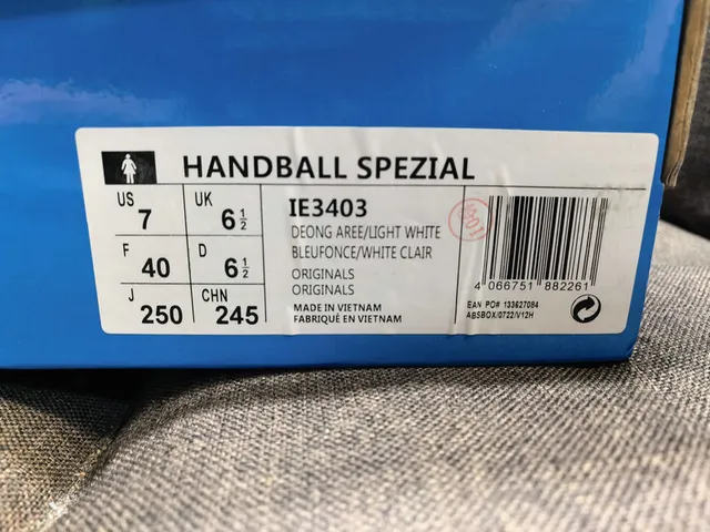 Adidas Spezial Blancos y Negros Zapatillas Lifestyle 2
