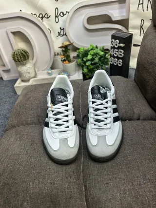 Adidas Spezial Blancos y Negros Zapatillas Lifestyle 10