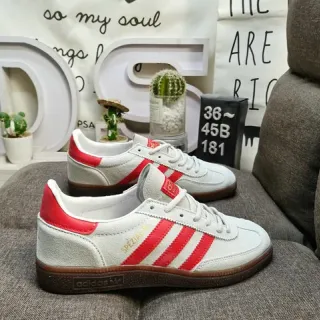 Adidas Spezial أحذية رياضية أسلوب حياة باللون الأبيض والأحمر من السويد