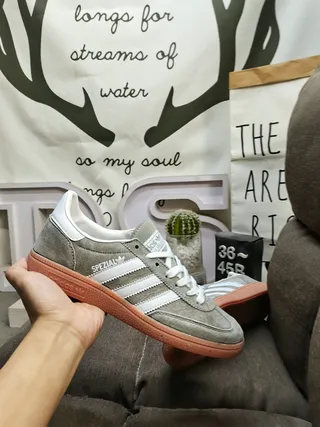 Adidas Spezial أحذية رياضية أسلوب حياة باللون الأبيض والأحمر من السويد 5