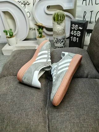 Adidas Spezial أحذية رياضية أسلوب حياة باللون الأبيض والأحمر من السويد 6