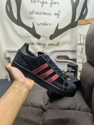 Adidas Superstar Chaussures Lifestyle Noires et Rouges 5