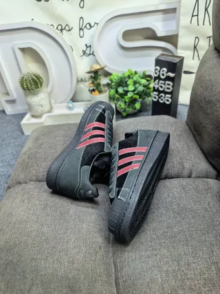 Adidas Superstar Chaussures Lifestyle Noires et Rouges 6