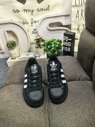 Adidas Superstar حذاء رياضي أسود وأبيض أسلوب حياة 10