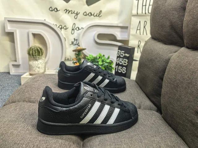 Adidas Superstar حذاء رياضي أسود وأبيض أسلوب حياة 11