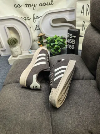 Adidas Superstar حذاء رياضي أسود وأبيض أسلوب حياة 16