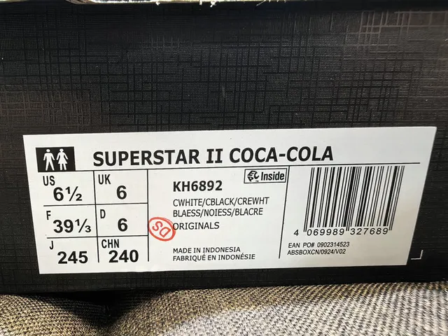 Adidas Superstar Coca-Cola Colaboración Off-White Sneakers Lifestyle 2