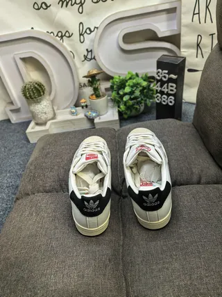 Adidas Superstar Coca-Cola Colaboración Off-White Sneakers Lifestyle 8