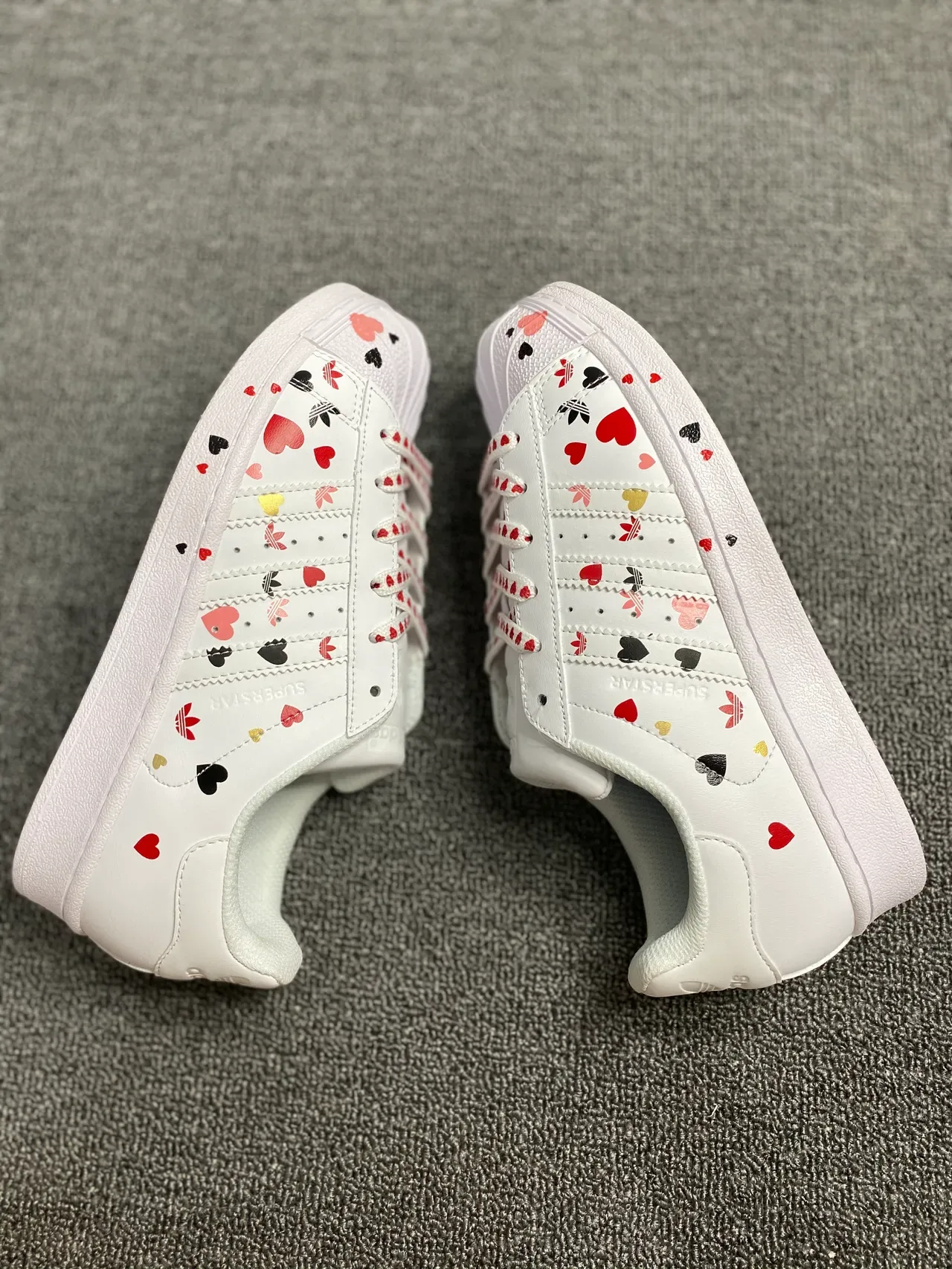 Adidas Superstar Impression de Cœur Blanc Sneakers Lifestyle 4