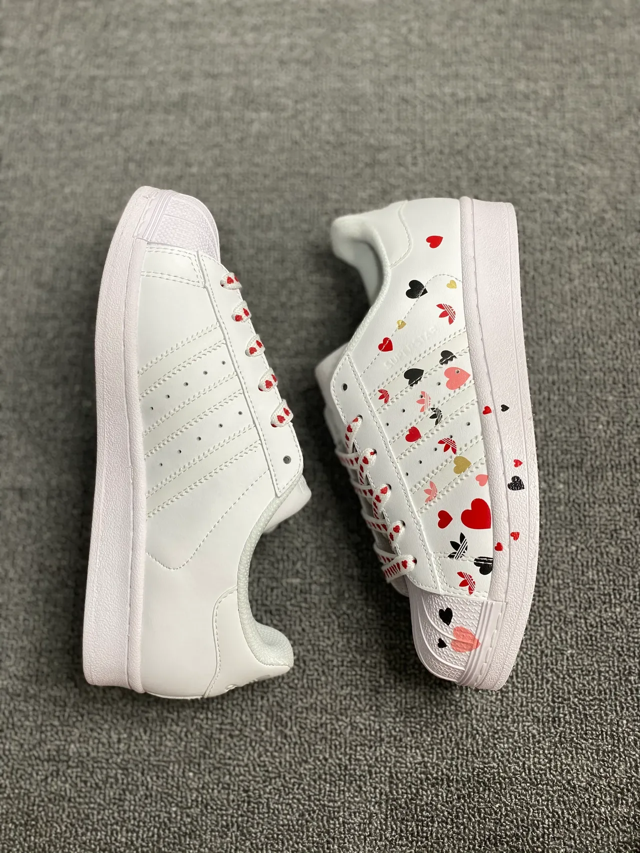 Adidas Superstar Impression de Cœur Blanc Sneakers Lifestyle 8