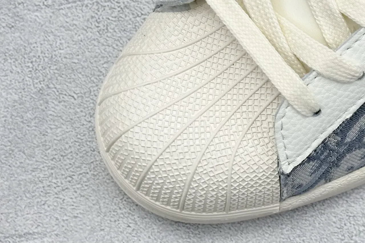 Adidas Superstar Impresión Monograma Off-White Zapatillas Lifestyle 2