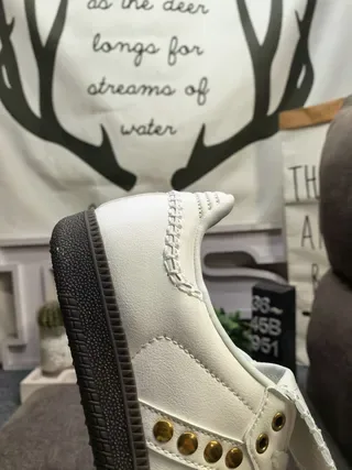 Adidas 白金 无鞋带 带式扣 金属眼扣 生活方式运动鞋 3