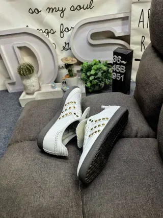 Adidas 白金 无鞋带 带式扣 金属眼扣 生活方式运动鞋 6
