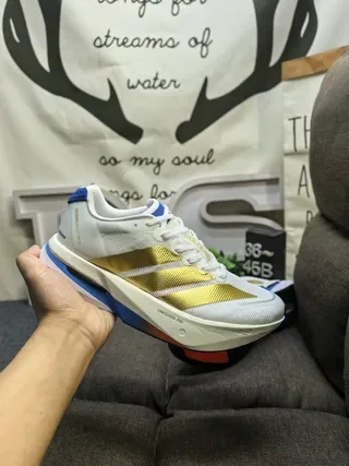 Adidas Blanc Or Sneakers Lifestyle Légères Avec Supérieure En Tricot Et Branding À Trois Rayures 5