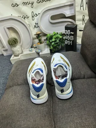 Adidas Blanc Or Sneakers Lifestyle Légères Avec Supérieure En Tricot Et Branding À Trois Rayures 8