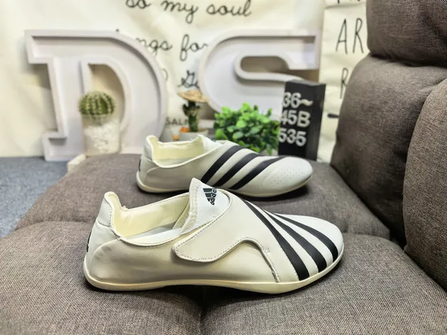Adidas সাদা সবুজ স্লিপ-অন ইলাস্টিক স্ট্র্যাপ ক্লোজার ক্যাজুয়াল জুতো 11