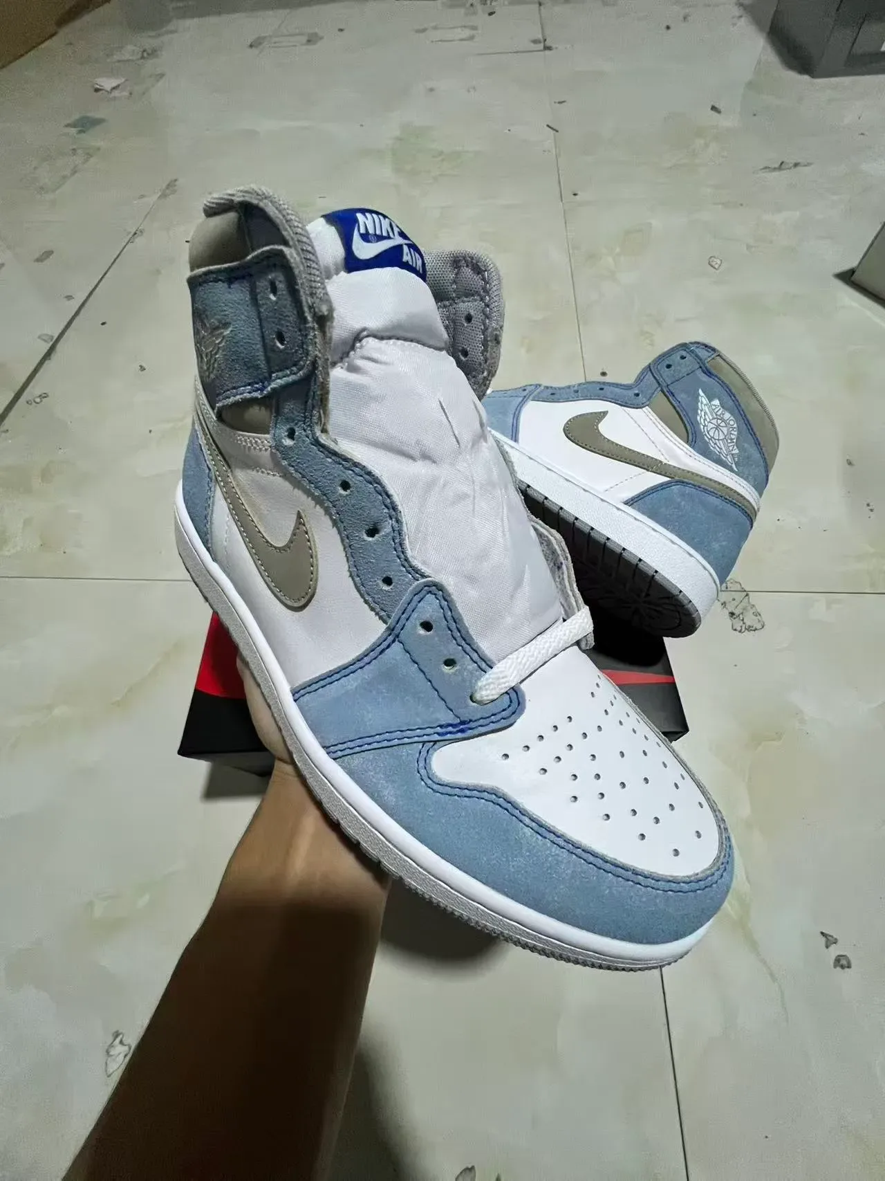 Air Jordan 1 أزرق بيج عالي الارتفاع أحذية كرة السلة سويد جلد بانل 2