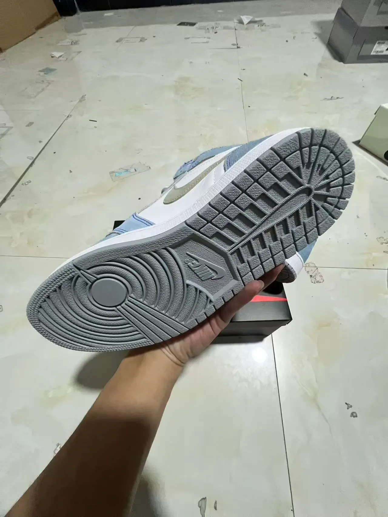 Air Jordan 1 أزرق بيج عالي الارتفاع أحذية كرة السلة سويد جلد بانل 6