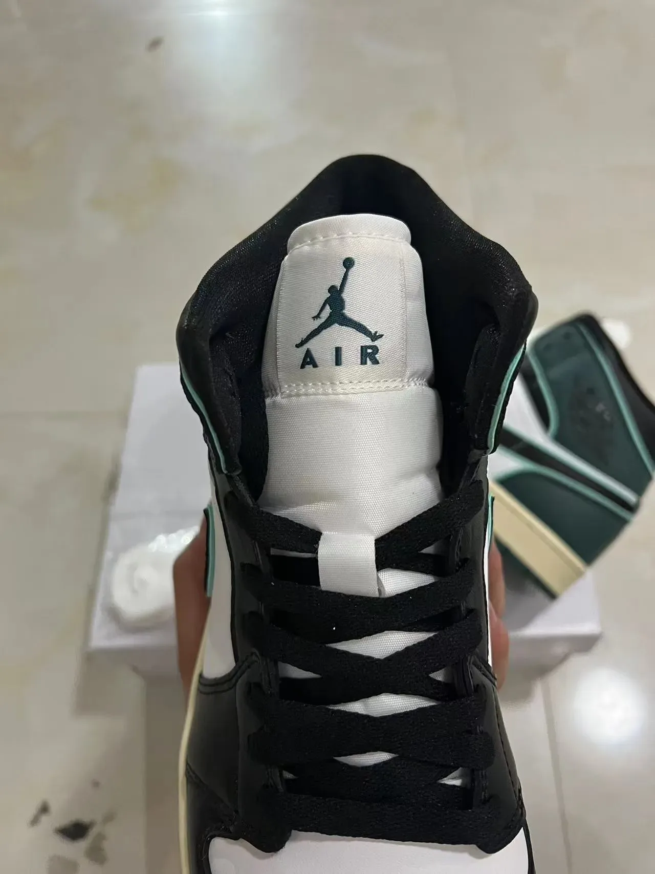 Air Jordan 1 أخضر أبيض عالية الرقبة مع لوحات جلدية أحذية كرة السلة 4