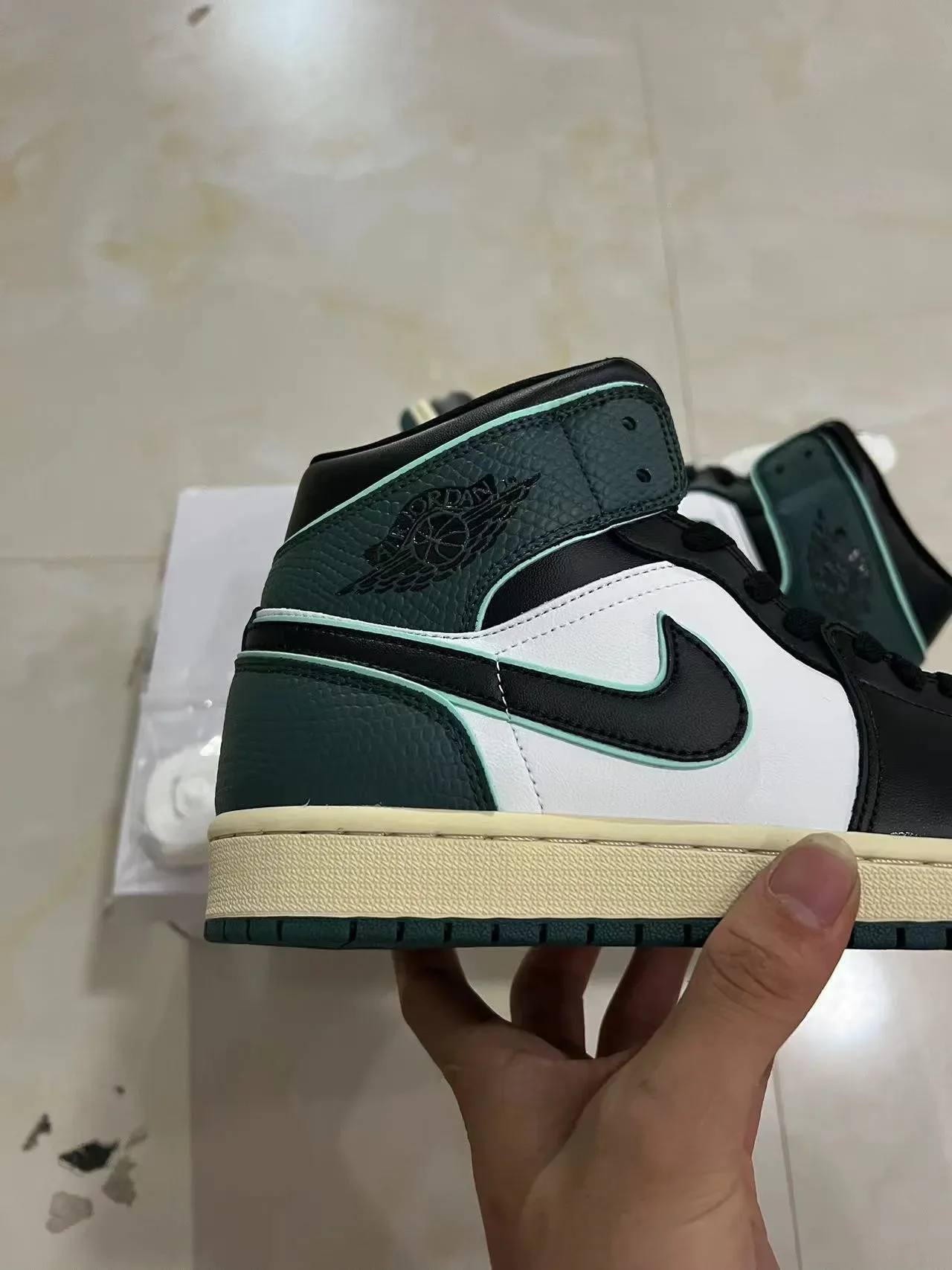 Air Jordan 1 أخضر أبيض عالية الرقبة مع لوحات جلدية أحذية كرة السلة 7
