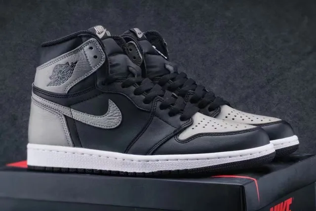Air Jordan 1 High Zapatos de Baloncesto de Cuero Negro y Gris 2