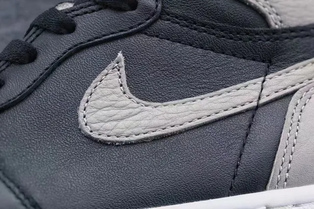 Air Jordan 1 High Zapatos de Baloncesto de Cuero Negro y Gris 4
