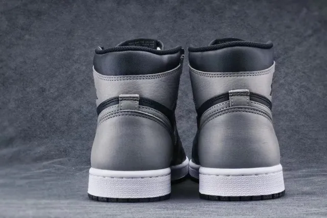 Air Jordan 1 High Zapatos de Baloncesto de Cuero Negro y Gris 6
