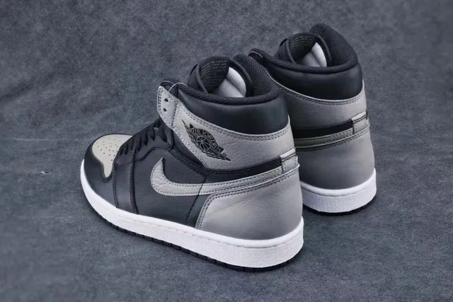 Air Jordan 1 High Zapatos de Baloncesto de Cuero Negro y Gris 7