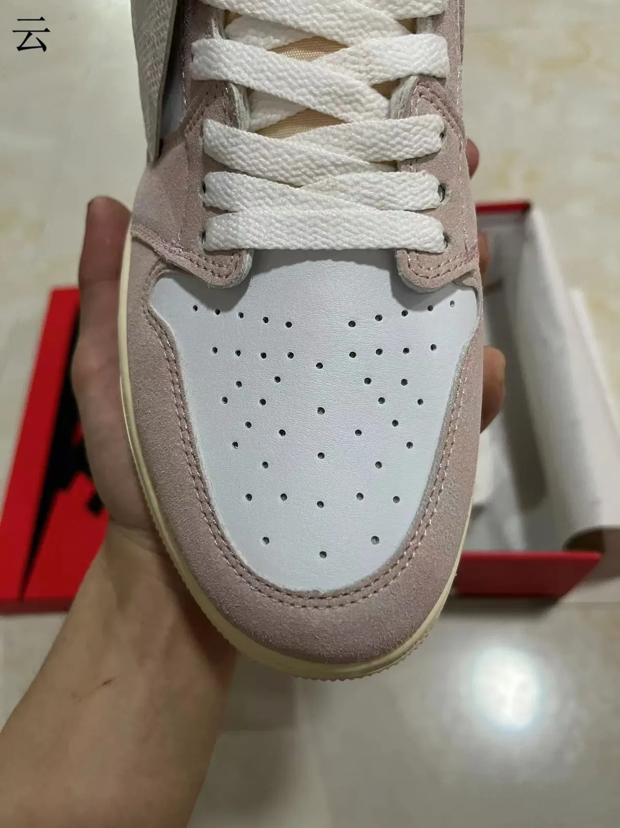 Air Jordan 1 High Chaussures de Basketball Rose Poussiéreux et Blanc 3